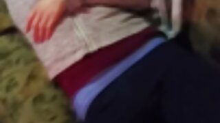Genç kadınlar ve Guardoni. Klasik ücretsiz porno seks İtalyan filmi.
